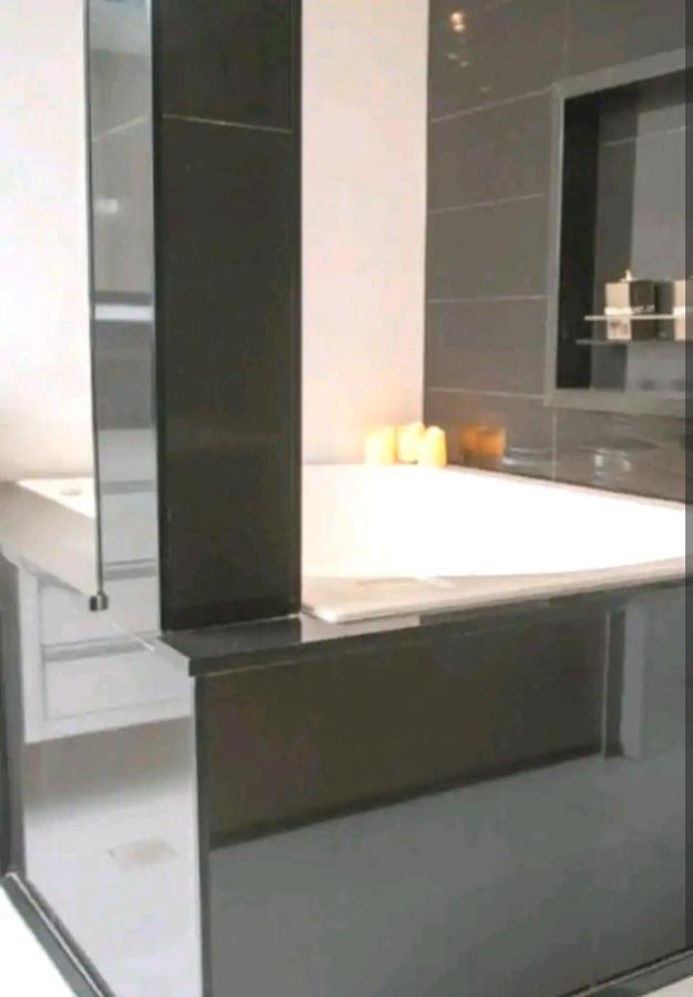 Ferienwohnung Apart Luxo No Centro Com Hidromassagem Curitiba Exterior foto